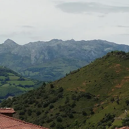 La Casa'l Cantirin Holiday home Pola de Lena
